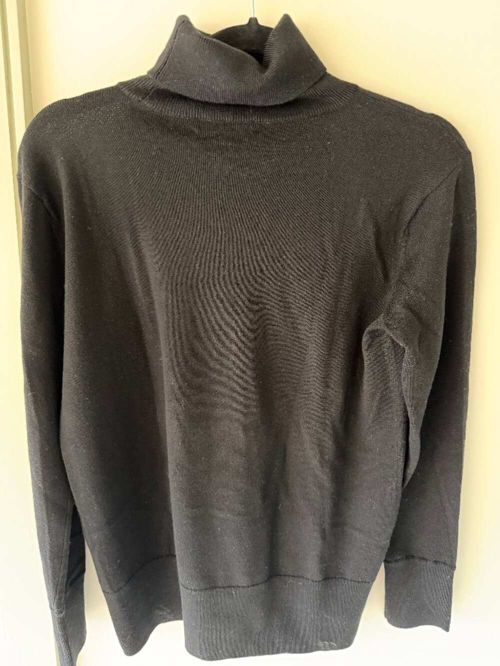Black Club Monaco Turtleneck Sweater 100% Wool